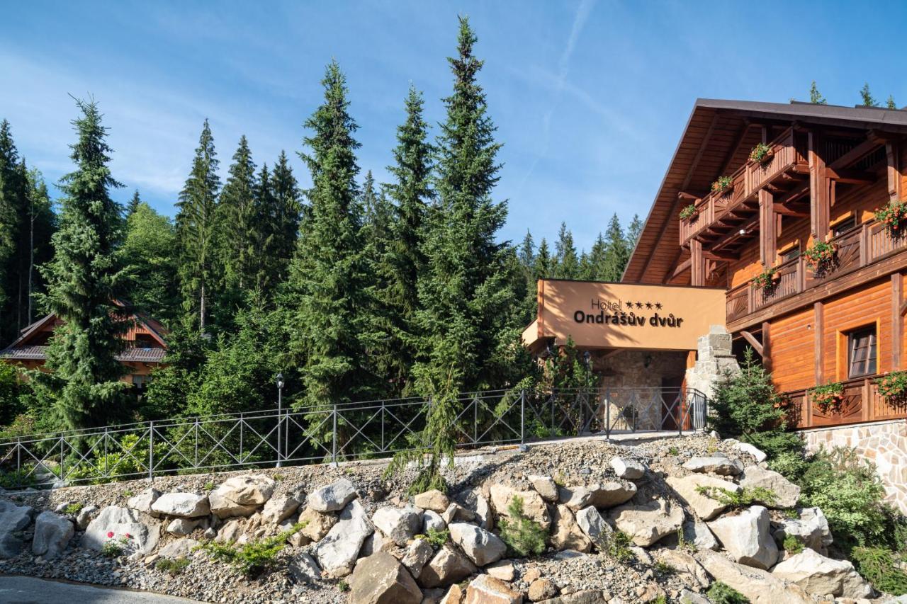 Wellness Hotel Ondrasuv Dvur Bila  Exterior photo